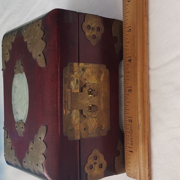 Vintage Rosewood wood carved jewelry box Brass detail & Satin lining - Picture 9 of 16